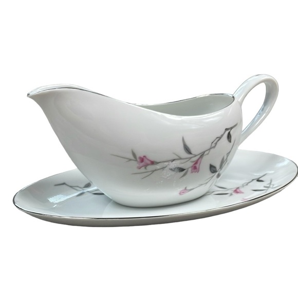 Cherry Blossom Fine China Japan 1067 Gravy Boat and Under Plate Floral White - Picture 1 of 14